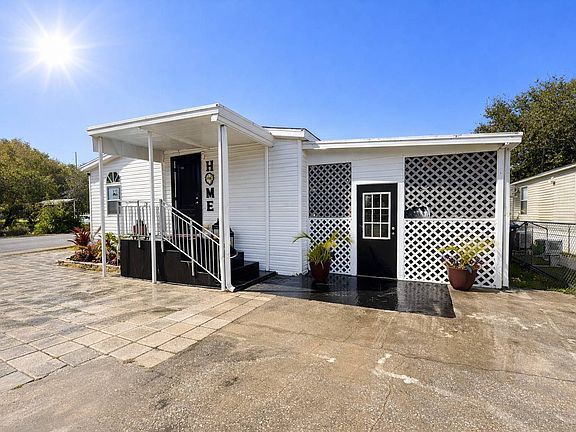 5th image of 9815 Cedar St #9815
