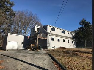 16 Lincoln St, Smithfield, RI 02917