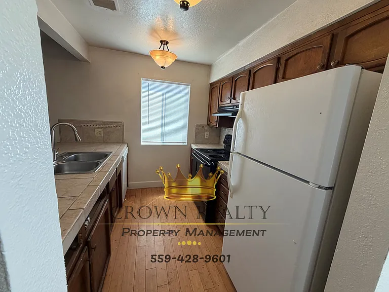 2731 W Mission Ct — Photo 3