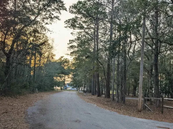 5549 Bay Edge Ln, Milton, FL 32583