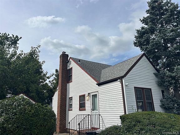 3rd image of 304 Lorraine Street