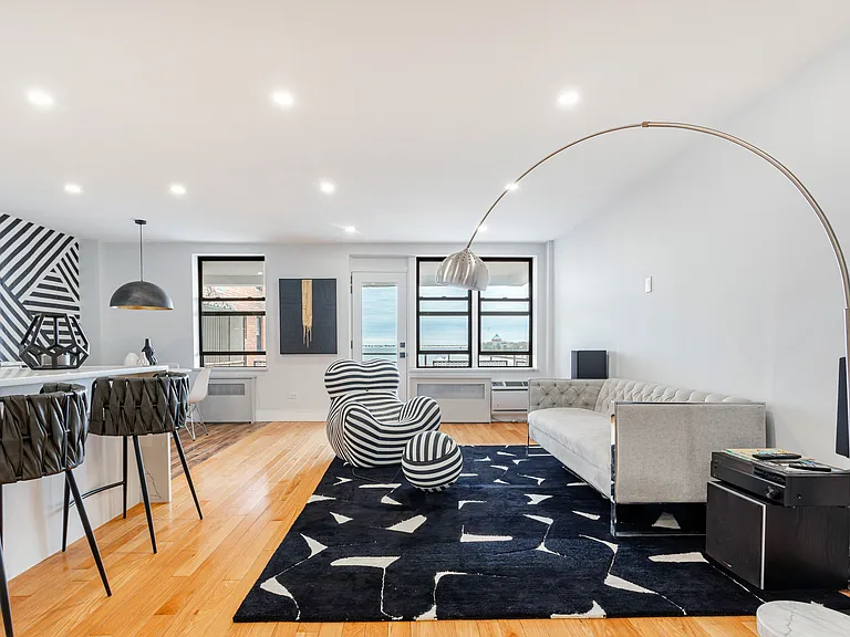 3235 Emmons Ave #526 — Photo 3