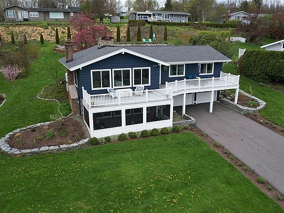 4th image of 2125 Terrace Ln S