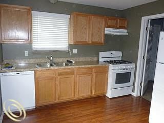 2nd image of 25026 Currier St
