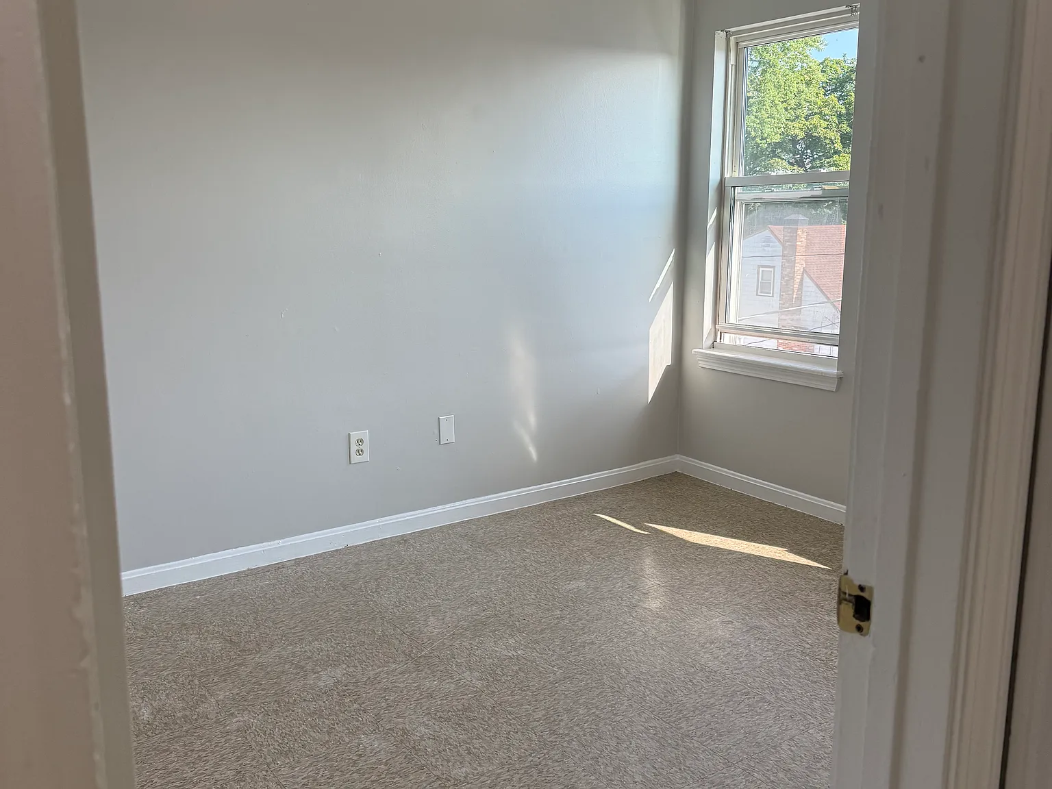 4 bed, $3,400 — Photo 4