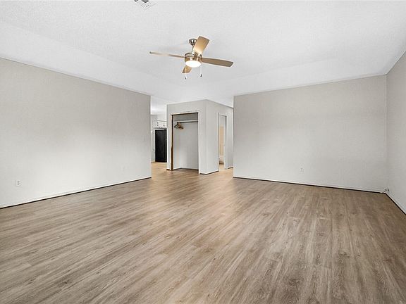 4th image of 2107 Oakwood Ave #A & B
