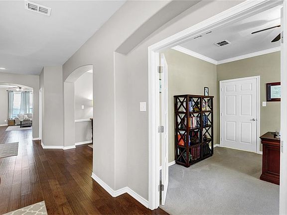 4th image of 744 Mandalay Bay Dr