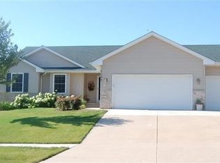 1109 Wild West Dr, Le Claire, IA 52753