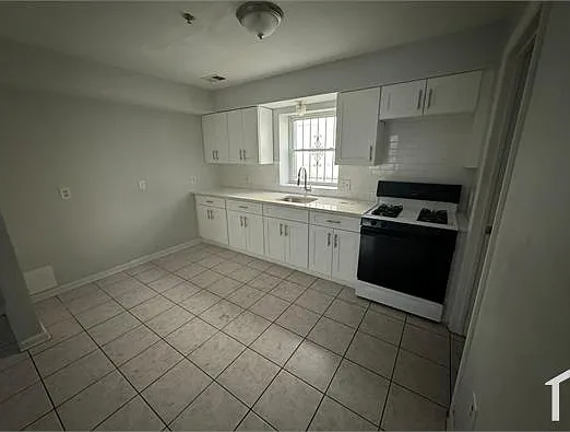 38 Wainwright St #40 — Photo 1
