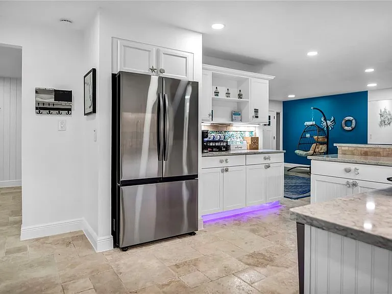31 Lands End Ln — Photo 15