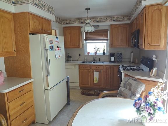 2nd image of 25334 Koontz St