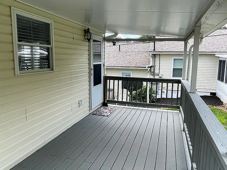 5233A Beechcrest Dr — Photo 3