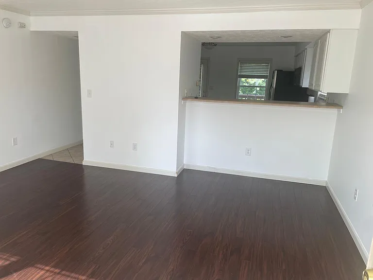 1364 S Cobble Creek Cir — Photo 2