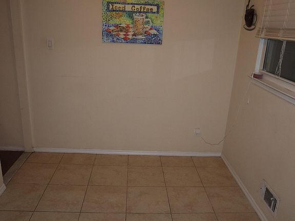 3rd image of 2059 Royce St Floor 2