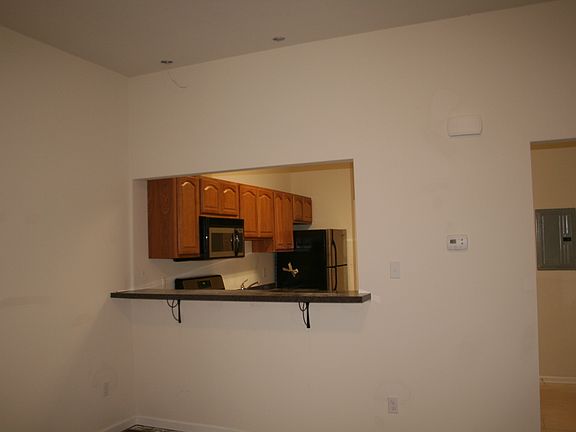 4th image of 319 Glover St #1