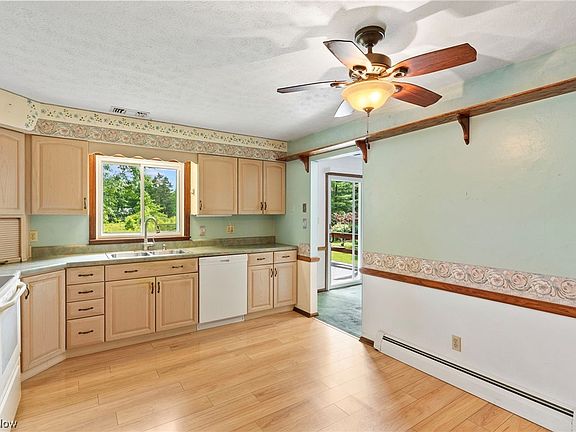 3rd image of 5124 Williams Dr