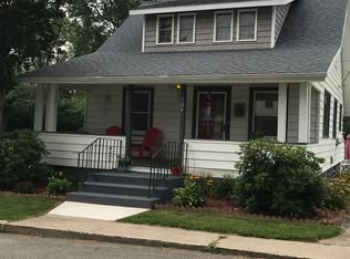 104 Walnut St, Lapaz, IN 46537