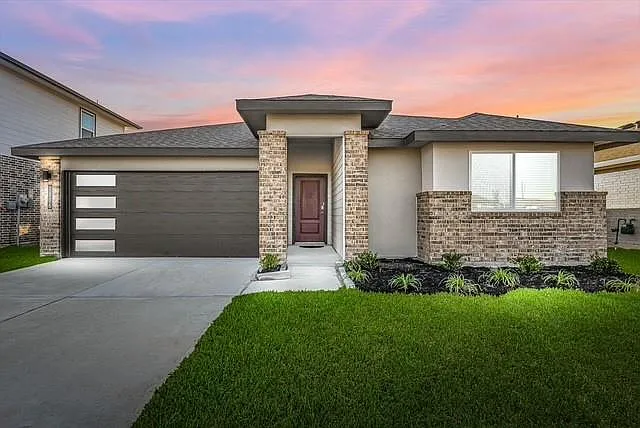 7811 Golden Rubia Ln — Photo 1