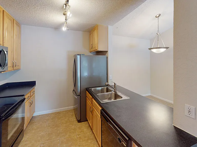 Altamira Place Apartment Homes — Photo 139
