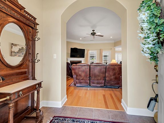 5th image of 53 Ridgecliff Dr