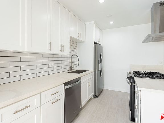 3rd image of 2313 5th St APT 2