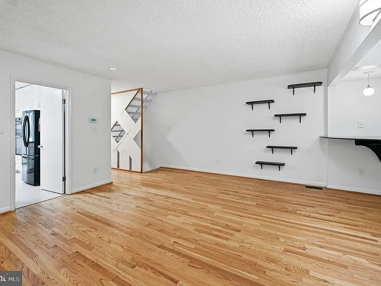 2242 Cartwright Pl — Photo 26