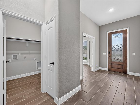 4th image of 1941 Silverleaf Dr
