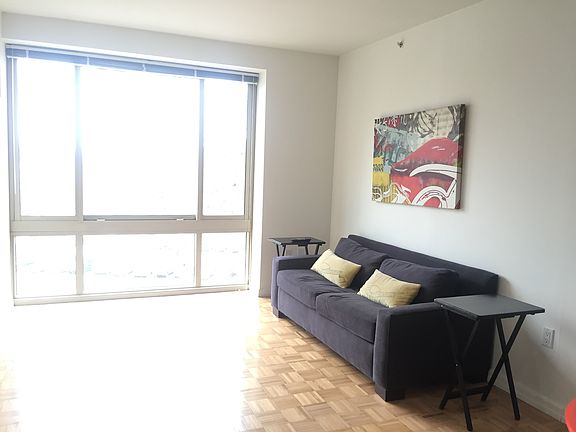 4th image of 888 Main St Ph 21