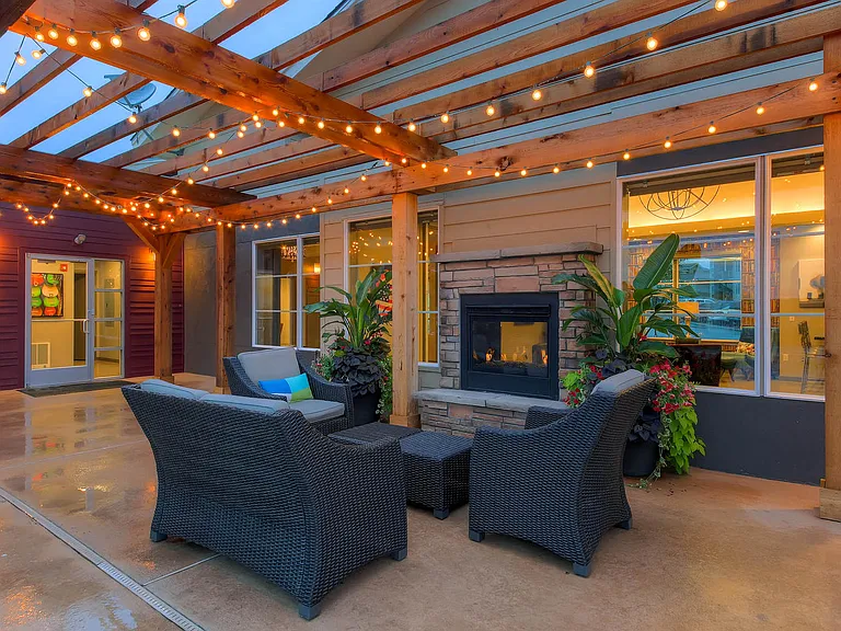 Legend Flats | Evans, CO Apartments