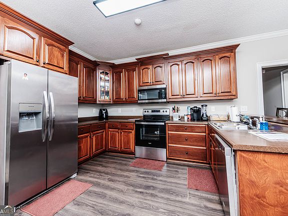 3rd image of 103 June Crest Ct