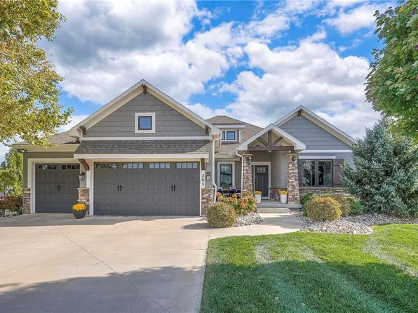 205 SW Mackenzie, Lees Summit, MO 64081