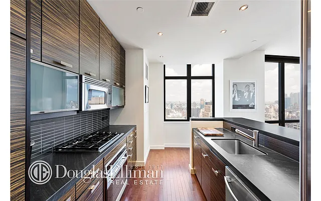 Rented by Douglas Elliman | media 15