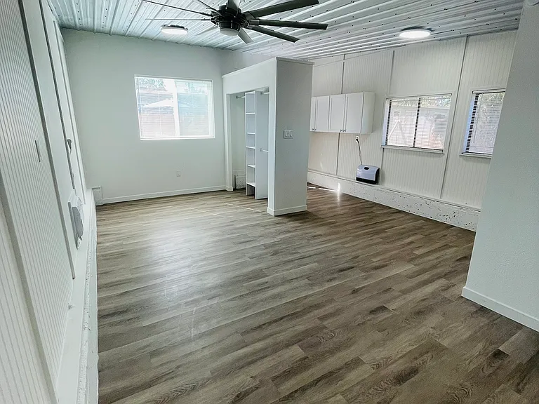 715 Winston Dr #C — Photo 11