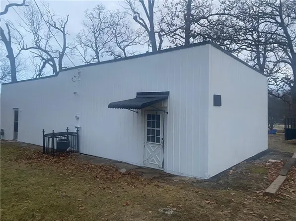 224 W Morse Ave, Bonner Springs, KS 66012