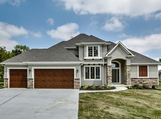 705 S 155th Ter, Basehor, KS 66007