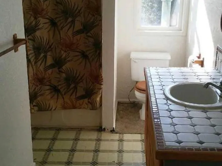 Bathroom. Floor has been redone. New photos soon.