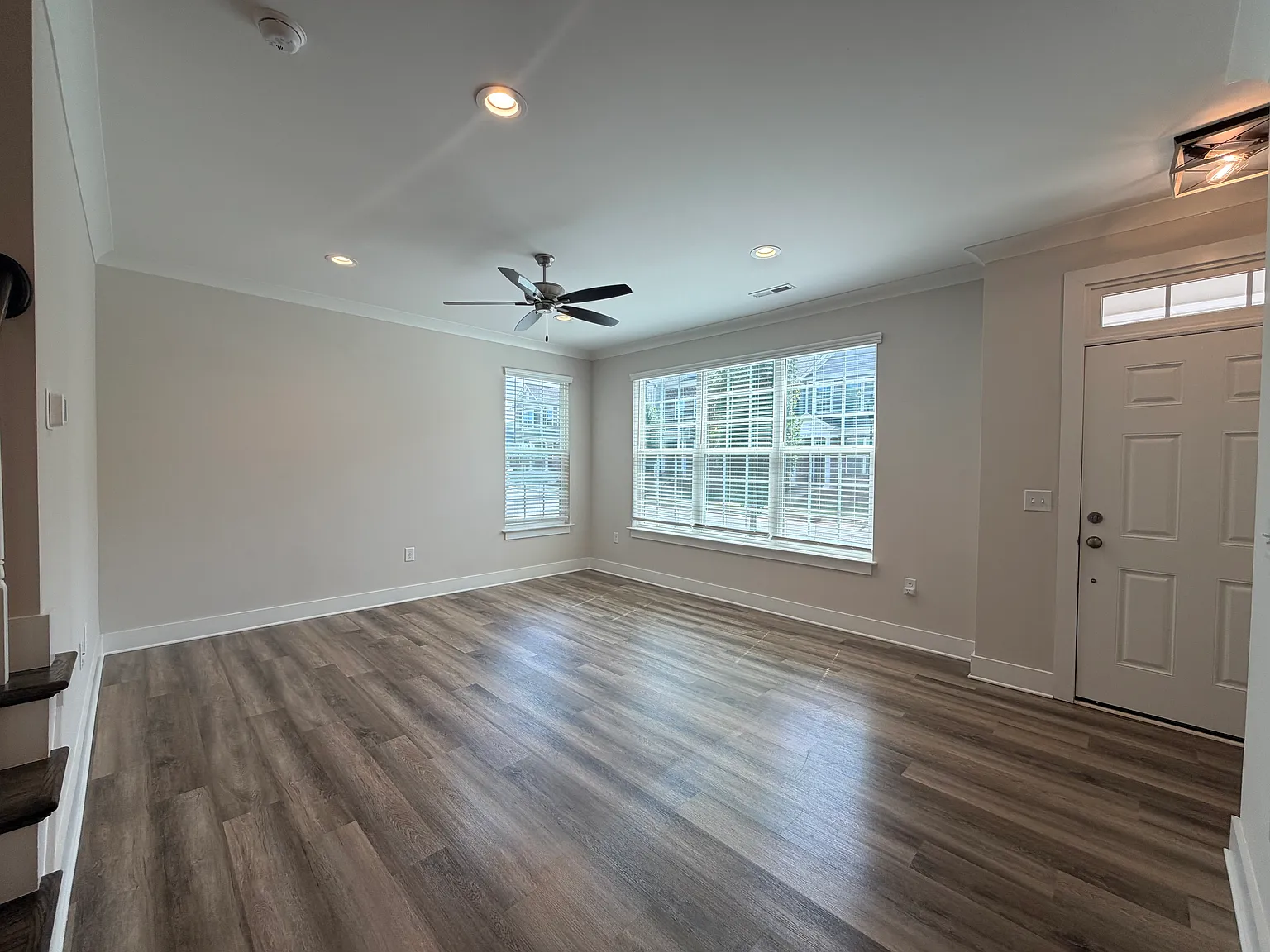 3 bed, 2.5 bath, 1909 sqft, $2,150 — Photo 4