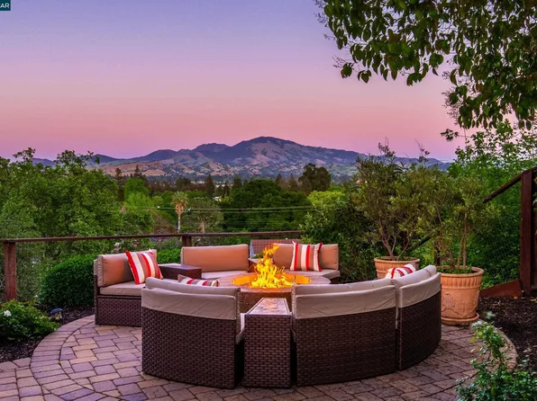 11 Dale Ct, Walnut Creek, CA 94595