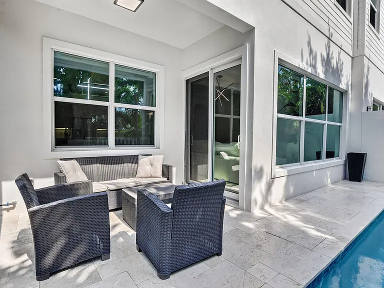 500 NE Wavecrest Way — Photo 30
