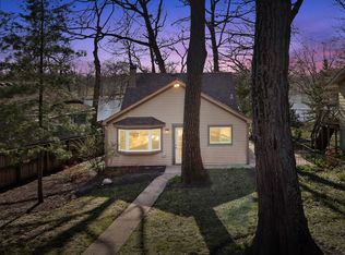 4915 Wildwood Dr, McHenry, IL 60051
