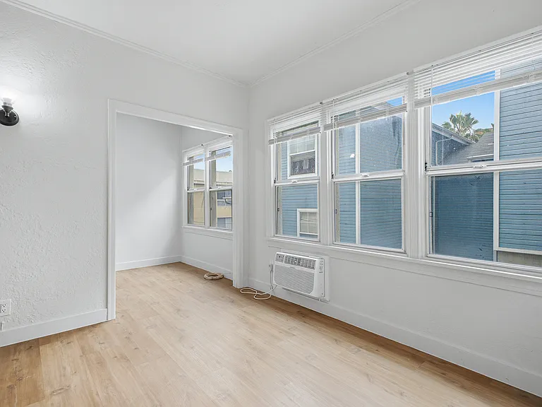 1932 W 25th St #9 — Photo 10