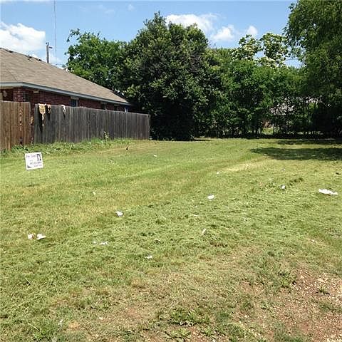 2nd image of 1621 E Powell Ave