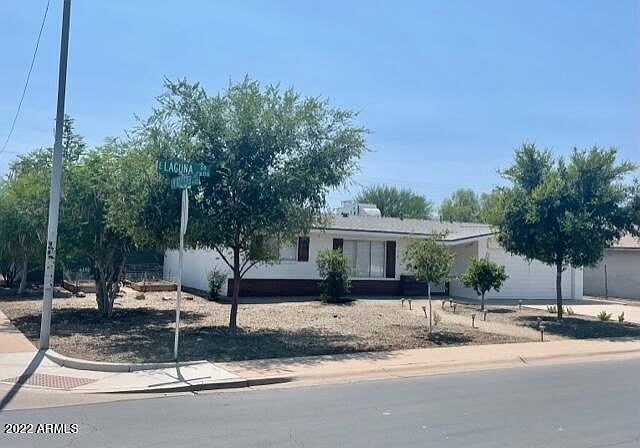 1st image of 543 E Laguna Dr