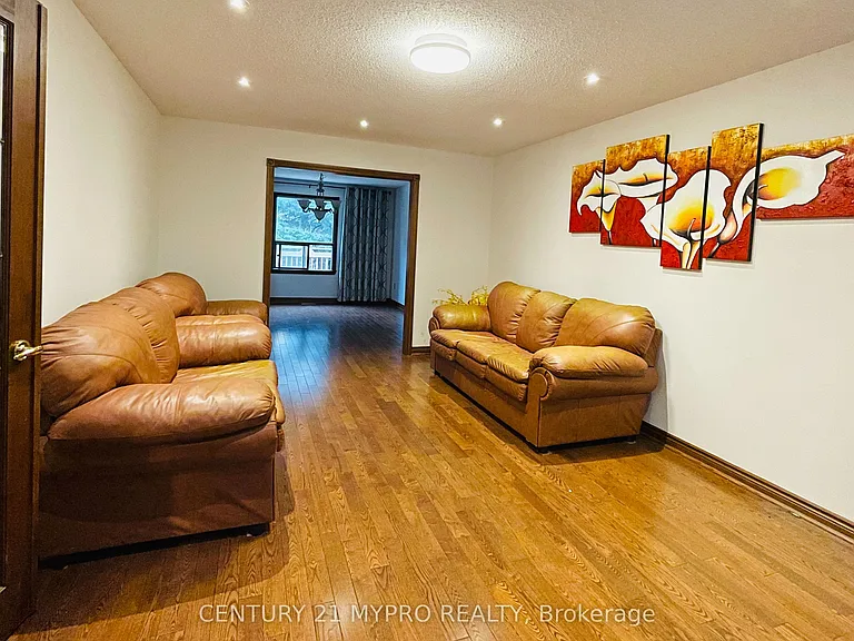 575 Lombardy Ave #MAIN — Photo 5