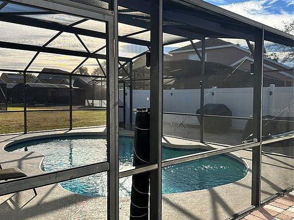 5th image of 1838 Royal Ridge Dr