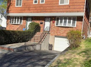 3 Prospect St, Great Neck, NY 11021