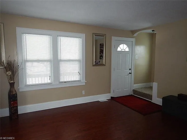 457 Lamont St — Photo 11