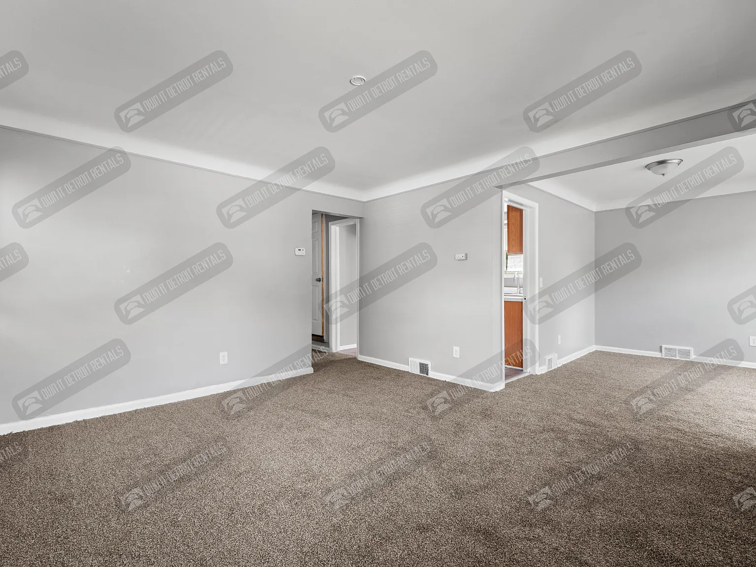 House - Bungalow — Photo 4