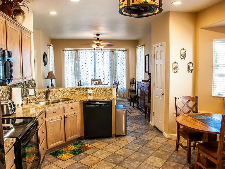 4366 S Kiva Hill Dr — Photo 3