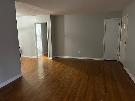4th image of 1308 S Littler Ave